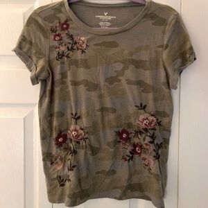 AEO camo floral tee